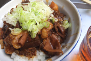 きつねやのホルモン丼